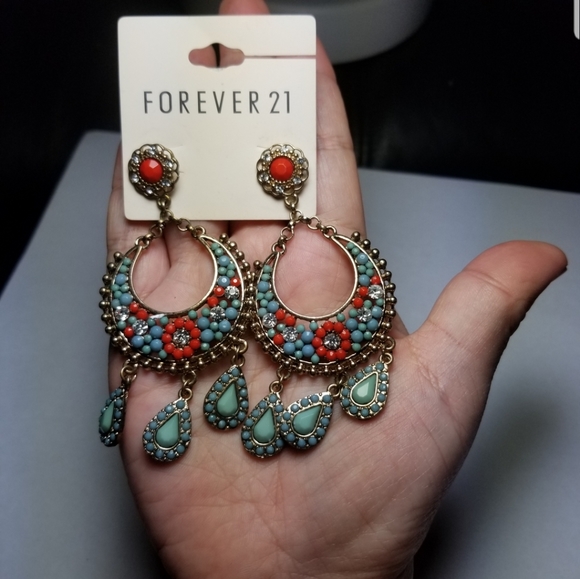 FOREVER 21 CHANDELIER MANDALA BEADS PIERCE EARRING - Picture 8 of 8